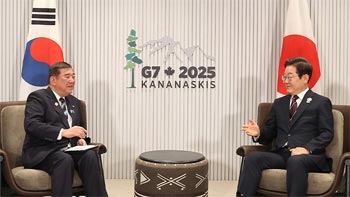 ▲韓国の李在明（イ・ジェミョン）大統領が17日（現地時間）、カナダのアルバータ州カナナスキスにおける先進7カ国（G7）首脳会議で日本の石破茂首相と韓日首脳会談を行っている。／写真＝聯合ニュース