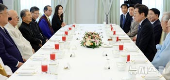 李在明大統領、宗教指導者招請昼食懇談会を開催