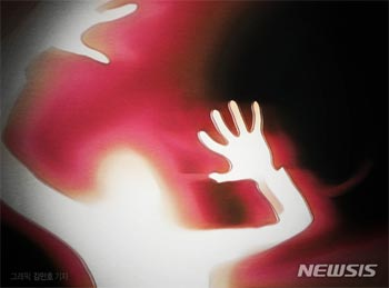 ベトナムで韓国人女性観光客がフォトブースの中の客に「早くして」としつこく催促、取っ組み合いに発展　／ハノイ