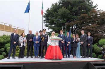 ▲先月2日に行われた「イタリア共和国建国記念日」記念行事に、イタリア国旗が刺しゅうされた韓服を着て出席したエミリア・ガット（Emilia Gatto）駐韓イタリア大使。写真＝駐韓イタリア大使館