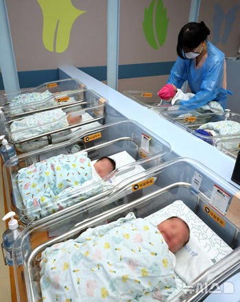今年1－5月の韓国出生数10万人上回る　増加率は過去最高