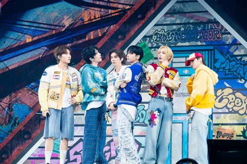 所属事務所提供