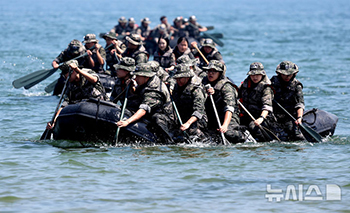 「海兵隊精神で」