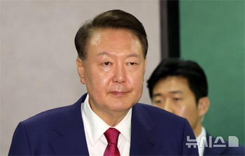 AFP「尹前大統領、下着の色に関する情報なし」　AP「新たな抵抗方法」…国の恥さらした特別検察官の詳説【コラム】