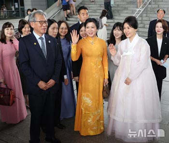 ▲写真＝大統領室通信写真記者団