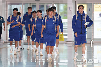 米国遠征に出発するサッカー韓国代表チームの選手たち　／仁川