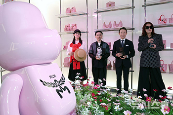 MCMベアブリック展示が開幕