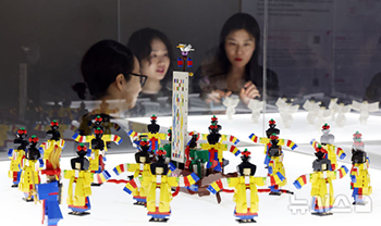 レゴで表現した韓国伝統の踊り