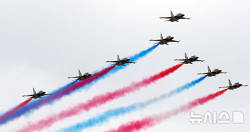 愛犬と一緒に「ゼロ・ウェイスト・ファッションショー」　／ソウル