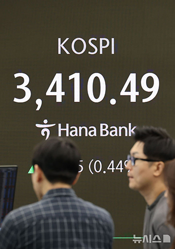 韓国総合株価指数　史上初3400突破