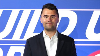 ▲韓国で取材に応じたターニングポイントUSAのチャーリー・カーク代表。5日撮影。／ビルドアップ・コリア2025組織委員会