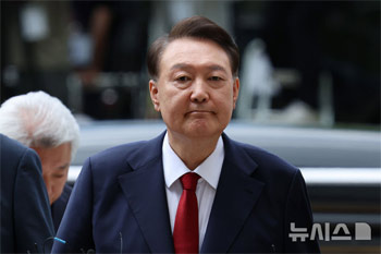 尹錫悦前大統領の裸体解剖画が物議、大邱市中区庁が展示室閉鎖