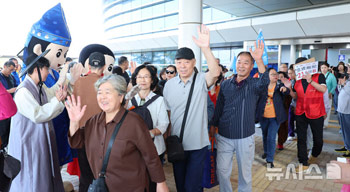 中国人団体観光客ノービザ初日、クルーズ客が韓国入り