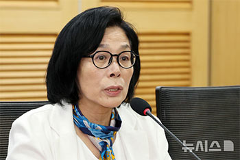 ▲国会科学技術情報放送通信委員会のチェ・ミンヒ委員長。2025年8月28日撮影。