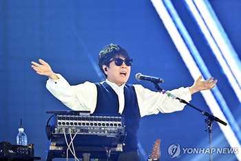 チョー・ヨンピル　年末年始に全国ツアー開催