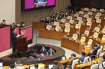 2026年度予算案の施政演説を行う李在明大統領