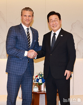 李在明大統領、ピート・ヘグセス米国防長官と会談　／ソウル