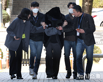 飲酒運転をして日本人観光客母子をはねたドライバーの勾留審査