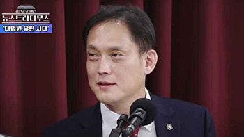 ▲写真＝動画共有サイト「ユーチューブ」のチャンネル「チャン・ウォンジュン、キム・ミソンのニューストラダムス」より