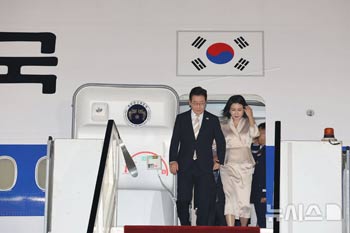 エジプトに到着した李在明大統領夫妻