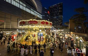 ロッテタウンは早くもクリスマス・ムード　／ソウル