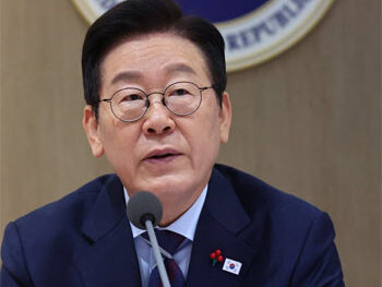 ▲2日、ソウル市竜山区の韓国大統領室庁舎で行われた閣議で、発言する李在明（イ・ジェミョン）大統領。写真＝NEWSIS