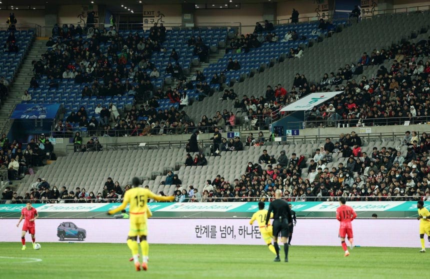 「韓国でサッカー人気が冷めている」　ガラガラの競技場に驚いた代表FW曹圭成