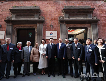 大韓民国臨時政府庁舎を訪れた李在明大統領夫妻　／中国・上海