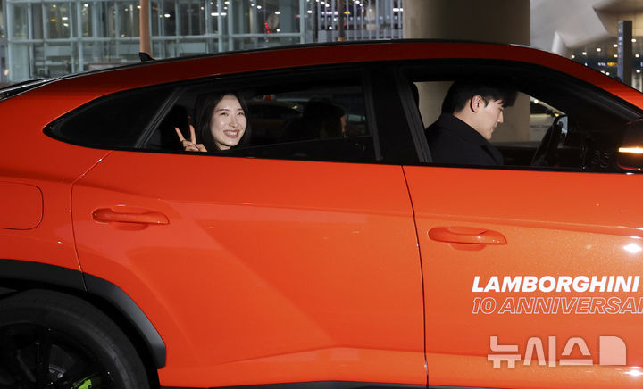 「金メダル2個獲得し帰国」キム・ギルリ　ランボルギーニに乗って自宅へ　ミラノ冬季五輪