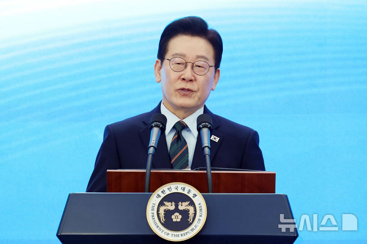 ▲写真＝青瓦台通信写真記者団