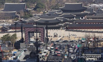BTS公演会場周辺「三重の規制線」設置へ　テロに備え＝韓国警察