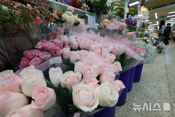 「ローズデーにはバラの花を贈ろう」