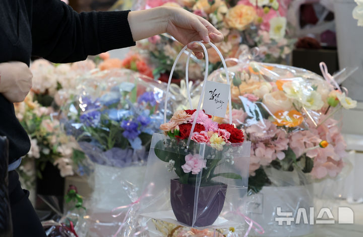 「ローズデーにはバラの花を贈ろう」