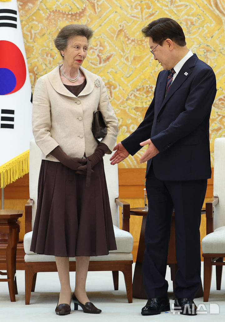 李在明大統領、英国のアン王女夫妻と共に