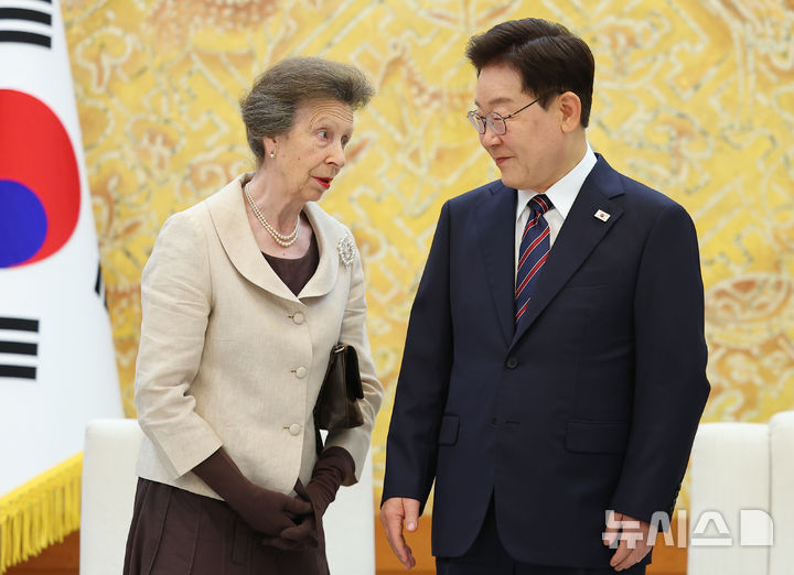李在明大統領、英国のアン王女夫妻と共に