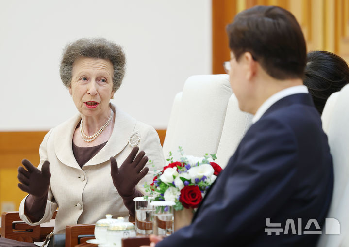 李在明大統領、英国のアン王女夫妻と共に