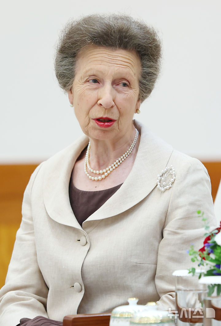 李在明大統領、英国のアン王女夫妻と共に