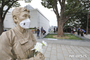 「日本軍慰安婦被害者をたたえる碑」に安重根の言葉を記したマスク