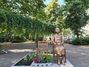 ▲ベルリンのミッテ区に設置された「平和の少女像」。これと同じ少女像が、ドイツ中部に位置するカッセル大学キャンパスにも設置された。同大学の総学生会の自発的決議によるものだ。／写真＝NEWSIS