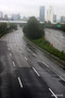 夜間の集中豪雨で交通規制、出勤時間帯の江辺北路は大渋滞　／ソウル