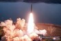 北朝鮮が短距離弾道ミサイル１発発射　８００キロ飛行