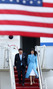 米国に到着し出迎えを受ける尹大統領夫妻