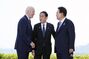 韓米日首脳の会談は「2分」…バイデン大統領は尹大統領と岸田首相を米国に招待