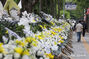 KBS前に並べられた葬儀用花輪…公営放送正常化求める