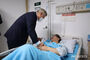 入院中の李在明代表の見舞いをする文在寅前大統領