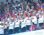 バスケ女子の試合で選手たちを応援する北朝鮮の応援団