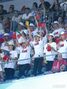 バスケ女子の試合で選手たちを応援する北朝鮮の応援団