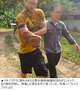 ツキノワグマにエサやり中にかまれたスイス人32歳男性、自ら腕を切り落として脱出　／タイ