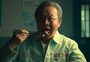 ▲ネットフリックスのドラマ『殺人者のパラドックス』で、建設会社代表「ヒョン・ジョングク会長」がすしを食べている場面。／ネットフリックス