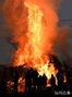 小正月の「タルチプ焼き」で燃え上がる炎　／蔚山